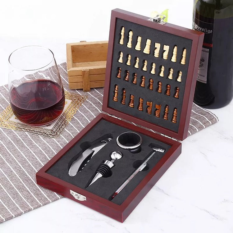 Cutie Sah cu Accesorii Sticla de Vin Checkmate - Varivo