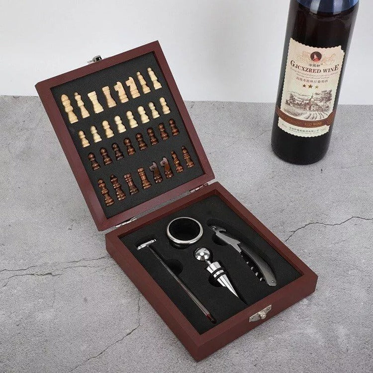 Cutie Sah cu Accesorii Sticla de Vin Checkmate - Varivo